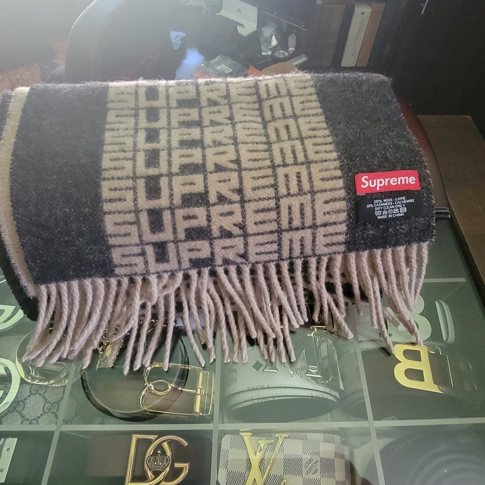 Supreme Wool Blend Jaquard Logo Repeat Scarf (FW18